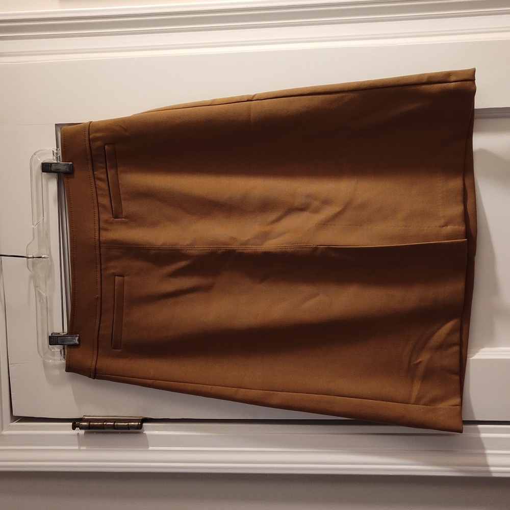 A-Line, Skirt, Front Slit Pockets, Beautifully Tailored. Never worn. Size 10.